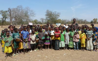Möbelspende der HTL1 Linz an Schulprojekt in Burkina Faso